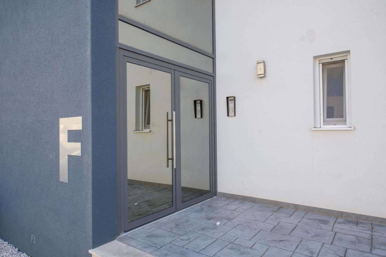 Apartment Nikolina โปดสตรานา ภายนอก รูปภาพ
