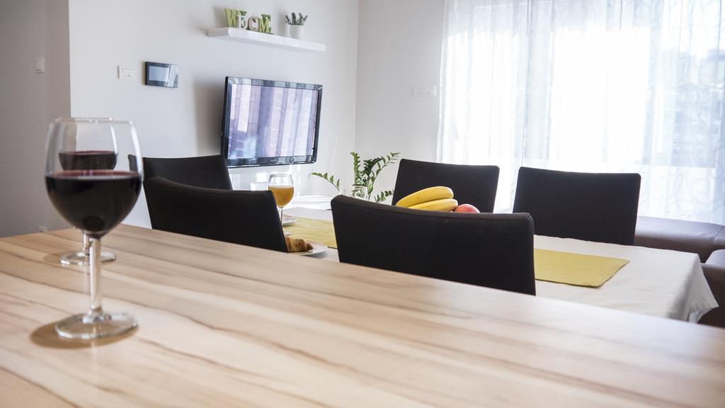 Apartment Nikolina โปดสตรานา ภายนอก รูปภาพ